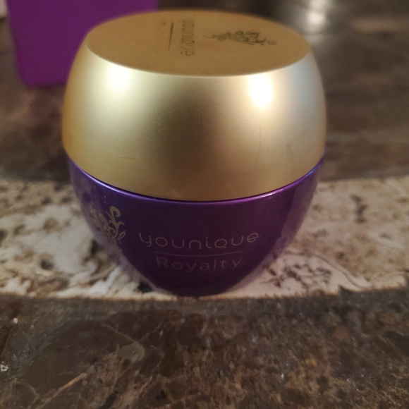Younique Hydrating Mask new in package - Picture 2 of 5